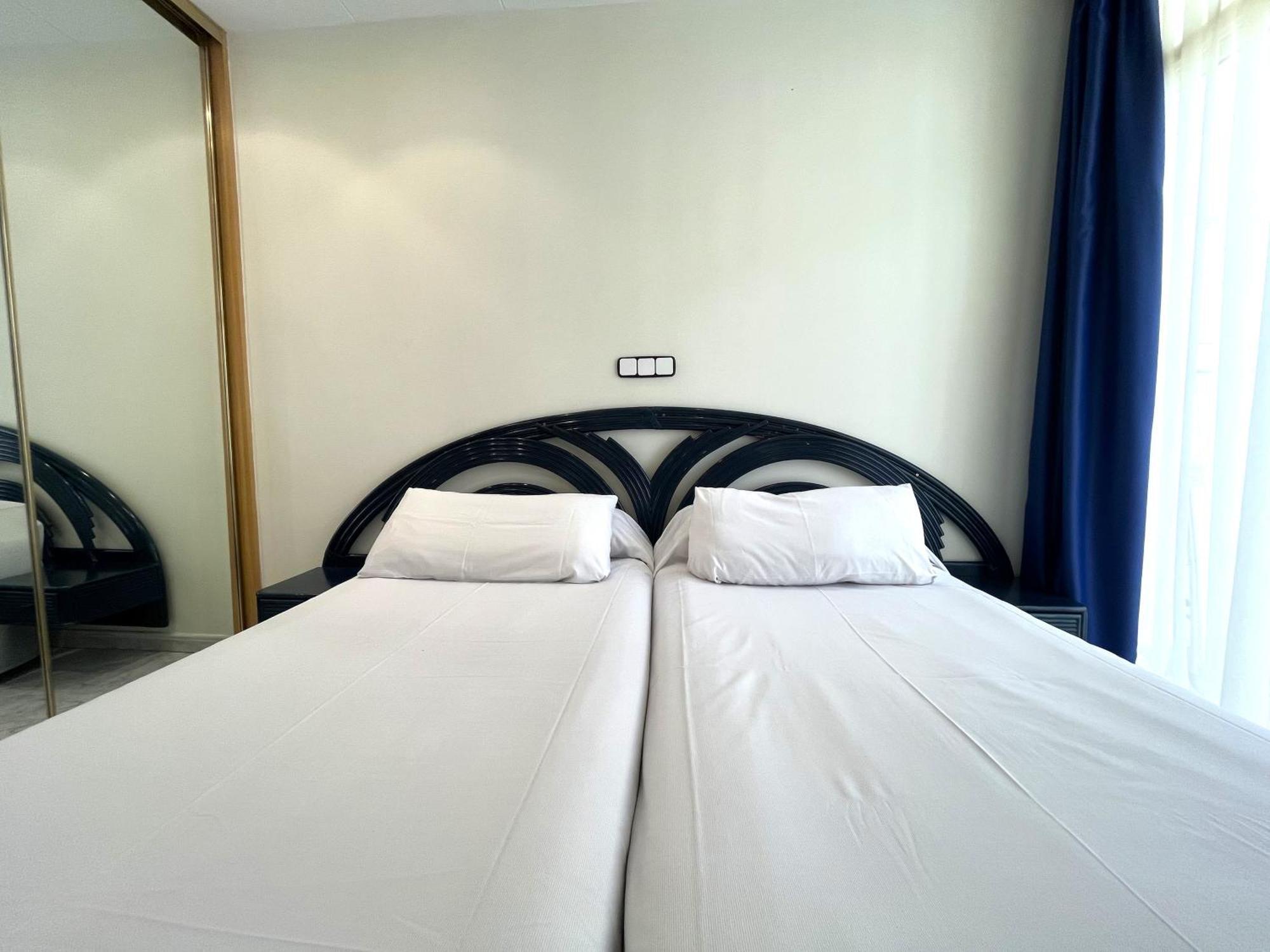 Neptuno Apartments Calella Room photo