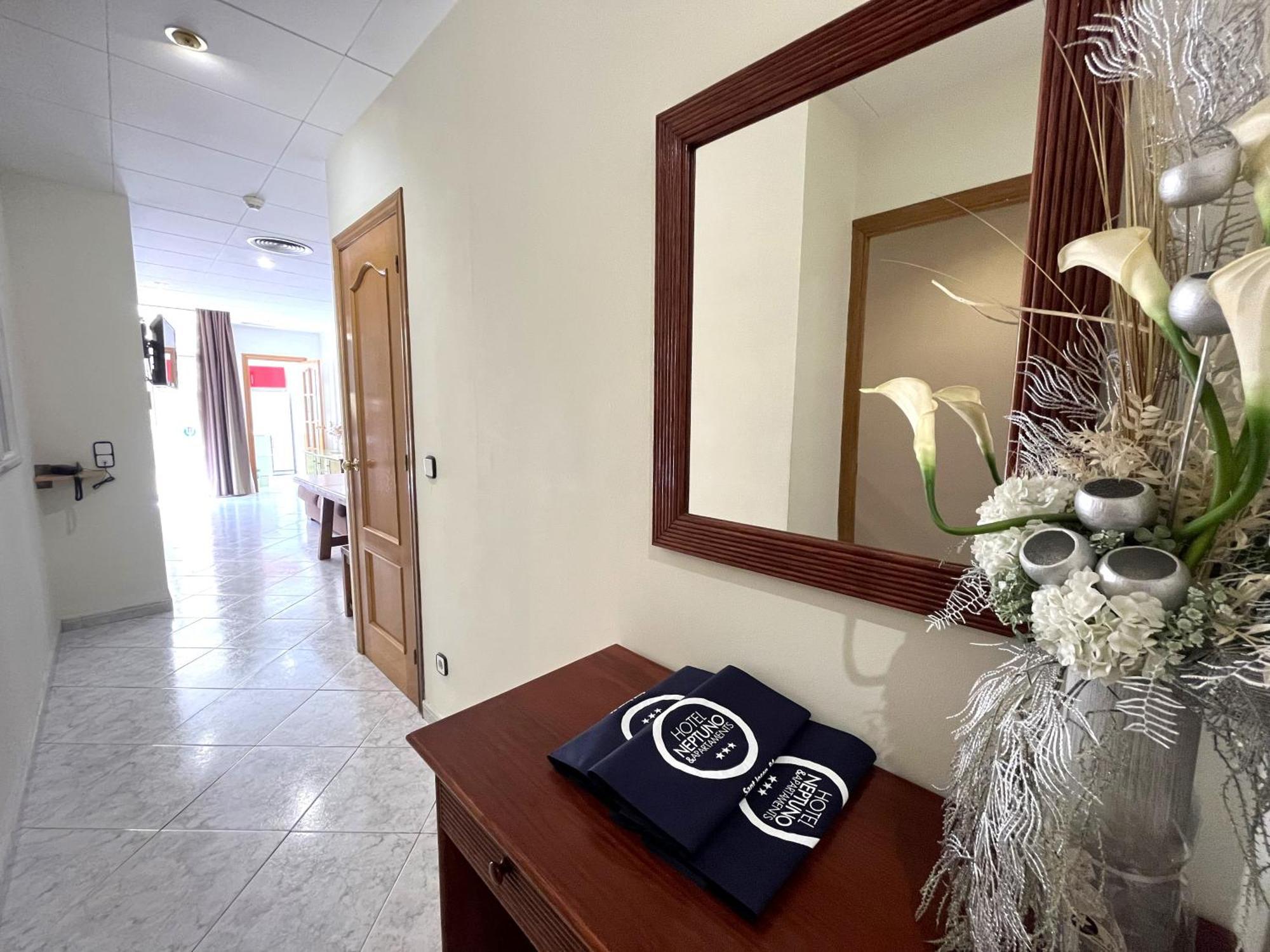 Neptuno Apartments Calella Room photo