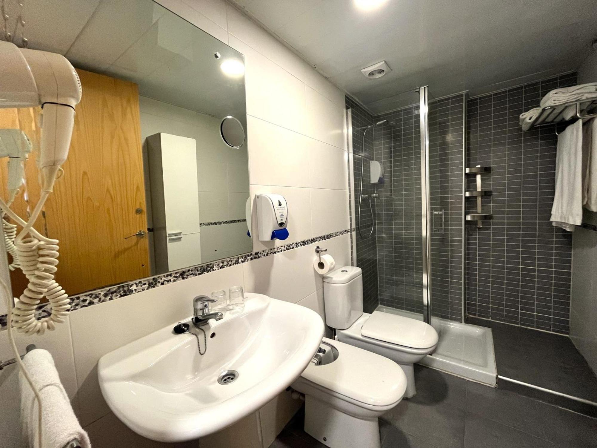 Neptuno Apartments Calella Room photo