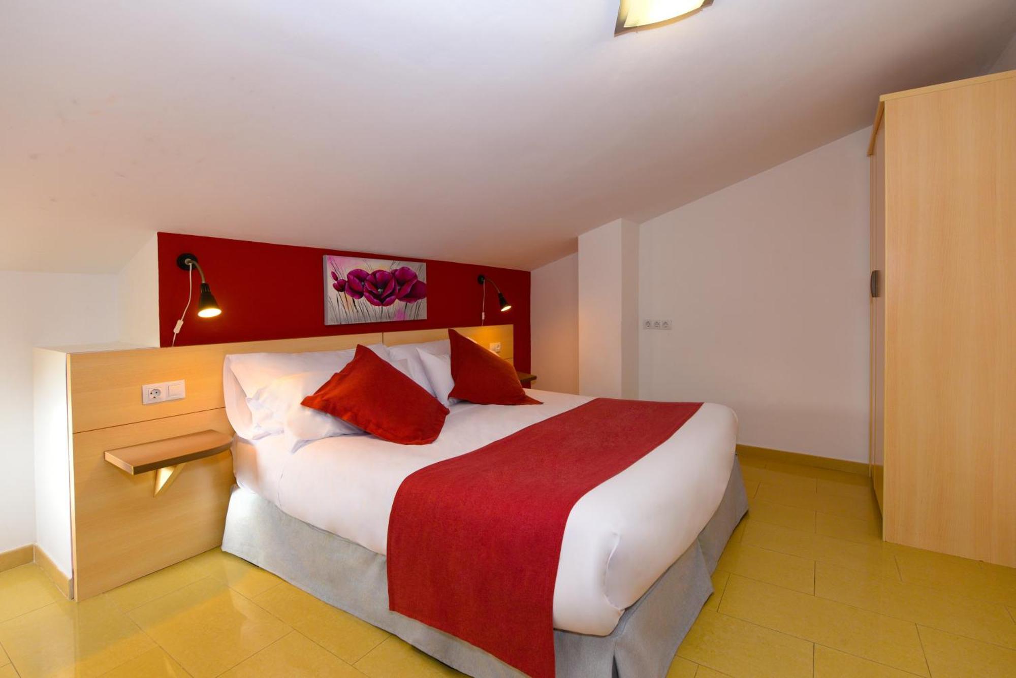 Neptuno Apartments Calella Room photo